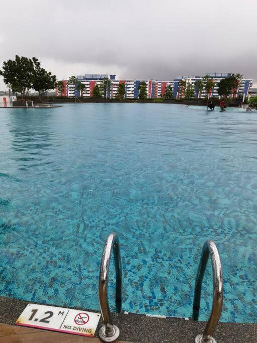 A1403 Jb City Sks Habitat Larkin 2Br 6Pax 100Mbps Netflix!! By Stay ยะโฮร์บาห์รู ภายนอก รูปภาพ