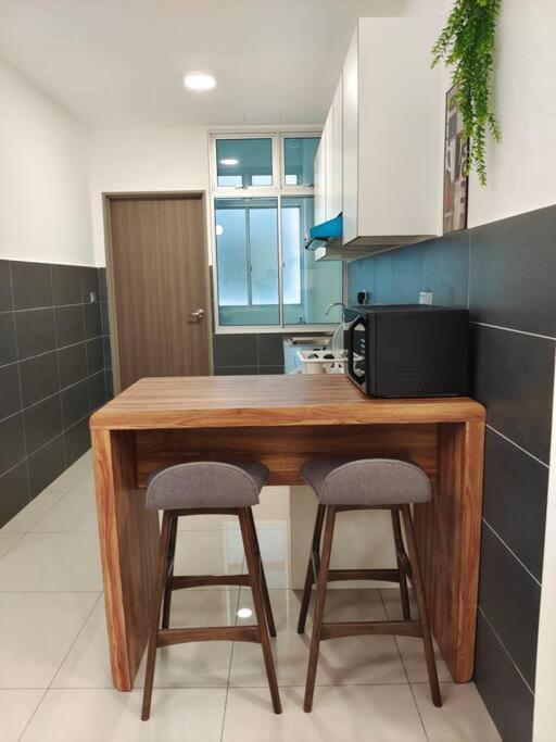 A1403 Jb City Sks Habitat Larkin 2Br 6Pax 100Mbps Netflix!! By Stay ยะโฮร์บาห์รู ภายนอก รูปภาพ