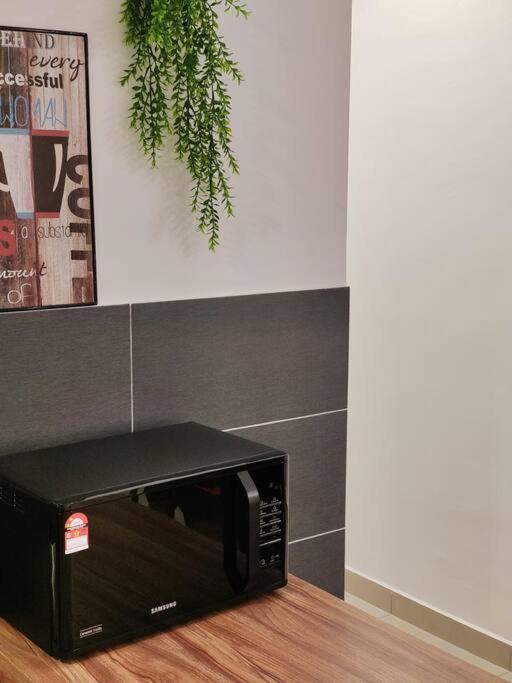 A1403 Jb City Sks Habitat Larkin 2Br 6Pax 100Mbps Netflix!! By Stay ยะโฮร์บาห์รู ภายนอก รูปภาพ